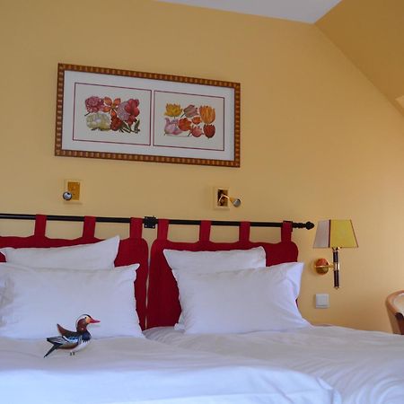 Logis Hotel Auberge Du Cheval Blanc Yvoy-le-Marron Экстерьер фото