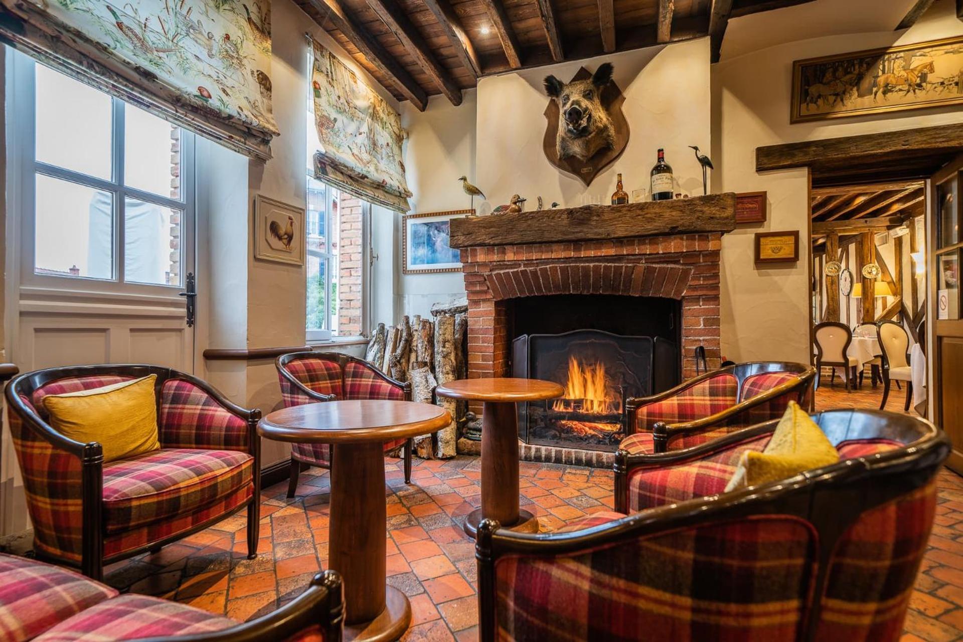 Logis Hotel Auberge Du Cheval Blanc Yvoy-le-Marron Экстерьер фото