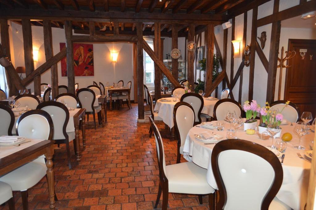 Logis Hotel Auberge Du Cheval Blanc Yvoy-le-Marron Экстерьер фото