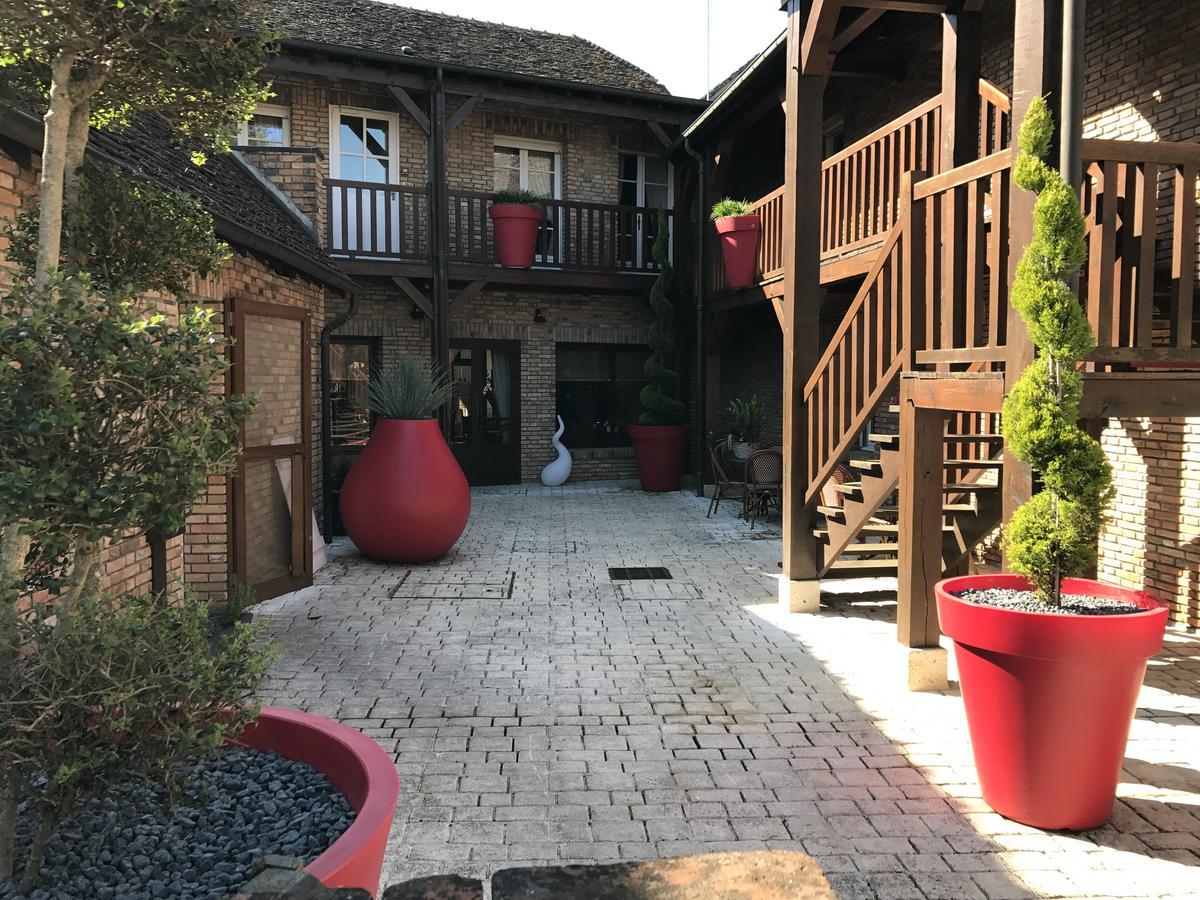 Logis Hotel Auberge Du Cheval Blanc Yvoy-le-Marron Экстерьер фото